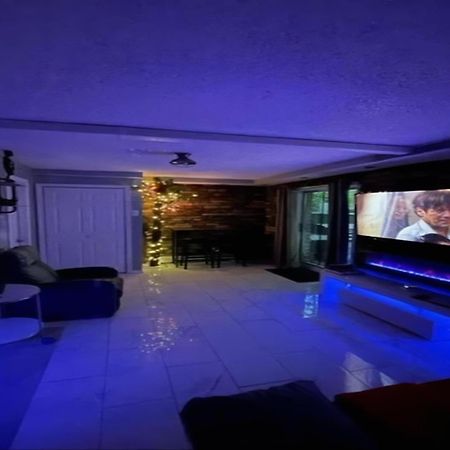 Brooklyn Spacious Space With Private Entrance, Bathroom, & Backyard - Full-Kitchen New York Exterior photo
