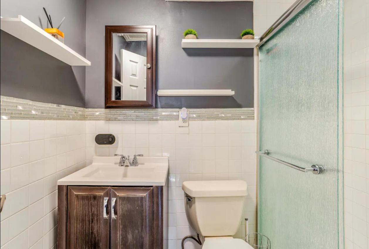 Brooklyn Spacious Space With Private Entrance, Bathroom, & Backyard - Full-Kitchen New York Exterior photo